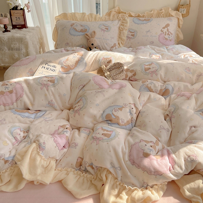 91家纺网 家纺一手货源 找家纺 瑞莱 上新2025年秋冬新款A类200克牛奶绒卡通印花四件套 懒懒猫