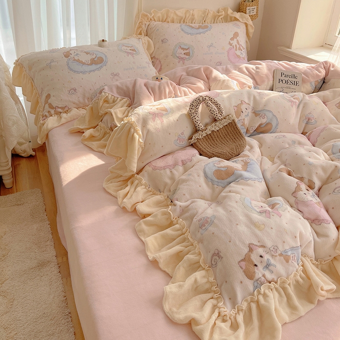 91家纺网 家纺一手货源 找家纺 瑞莱 上新2025年秋冬新款A类200克牛奶绒卡通印花四件套 懒懒猫