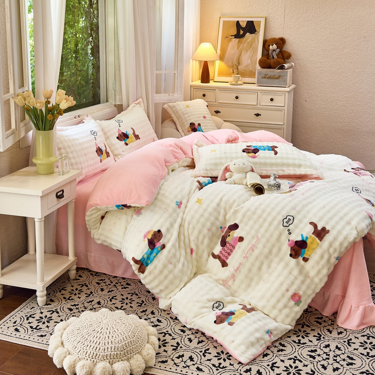 91家纺网 家纺一手货源 找家纺 梦莱斯 2025秋冬新款高克重牛奶绒四件套 快乐狗仔