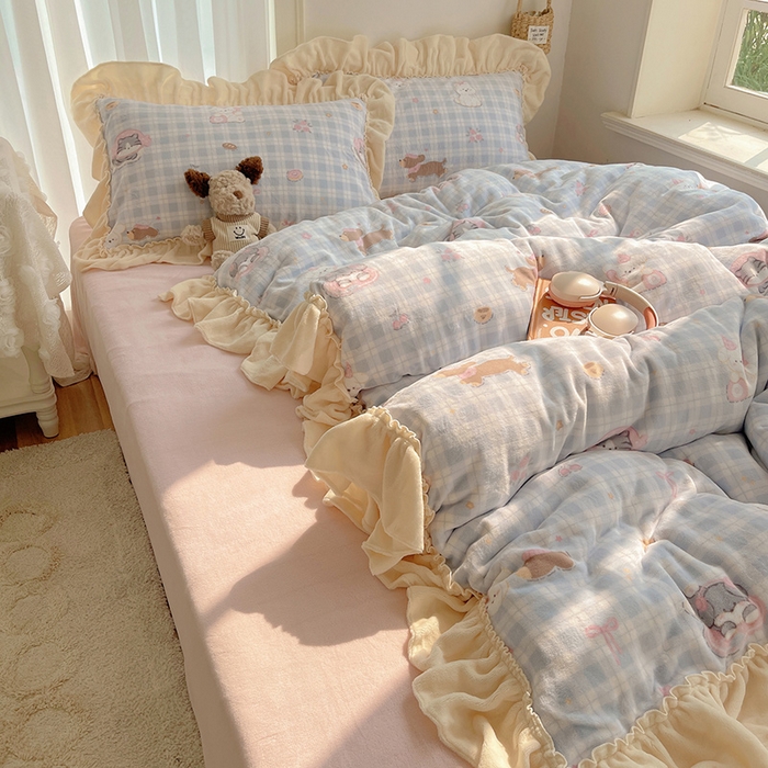 91家纺网 家纺一手货源 找家纺 瑞莱 上新2025年秋冬新款A类200克牛奶绒卡通印花四件套 萌趣咖宠