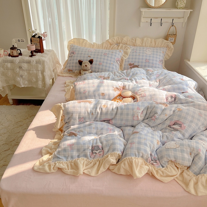 91家纺网 家纺一手货源 找家纺 瑞莱 上新2025年秋冬新款A类200克牛奶绒卡通印花四件套 萌趣咖宠