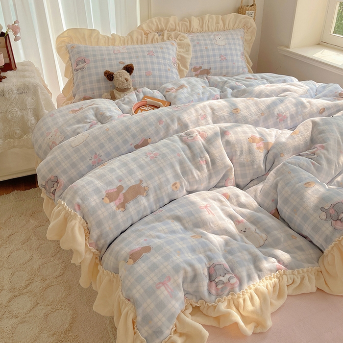 91家纺网 家纺一手货源 找家纺 瑞莱 上新2025年秋冬新款A类200克牛奶绒卡通印花四件套 萌趣咖宠