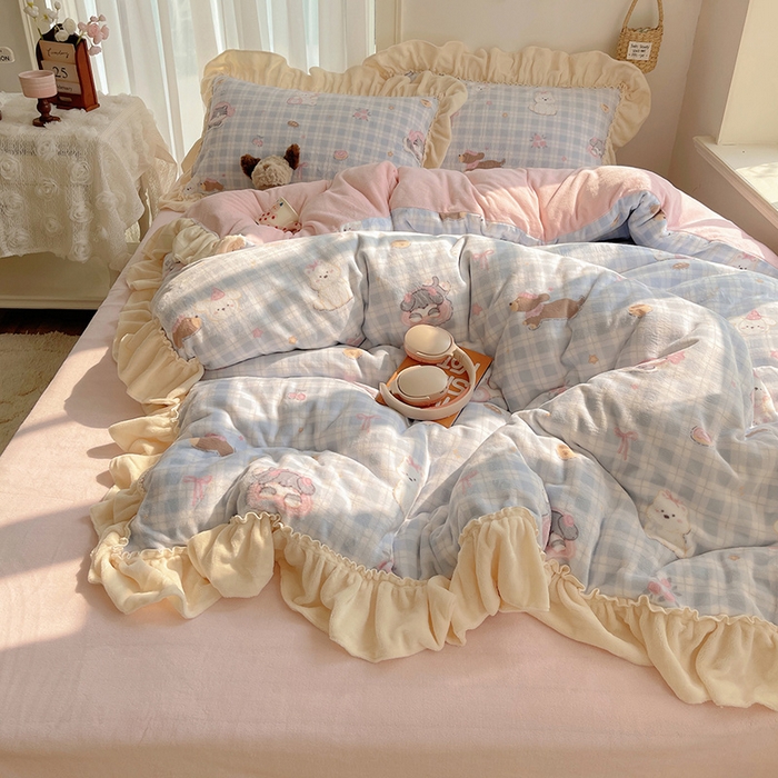 91家纺网 家纺一手货源 找家纺 瑞莱 上新2025年秋冬新款A类200克牛奶绒卡通印花四件套 萌趣咖宠