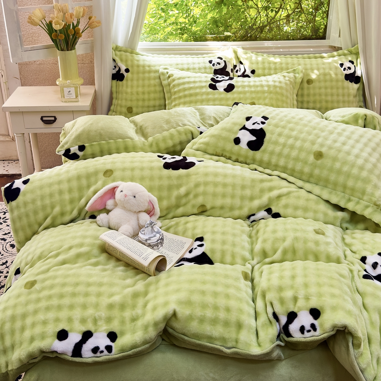 91家纺网 家纺一手货源 找家纺 梦莱斯 2025秋冬新款高克重牛奶绒四件套 胖达萌萌