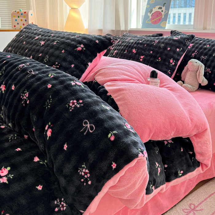 91家纺网 家纺一手货源 找家纺 （总）一比一 2025新款亲肤舒适保暖泡泡绒牛奶绒四件套