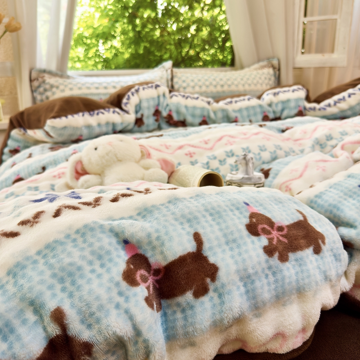 91家纺网 家纺一手货源 找家纺 梦莱斯 2025秋冬新款高克重牛奶绒四件套 顽皮狗