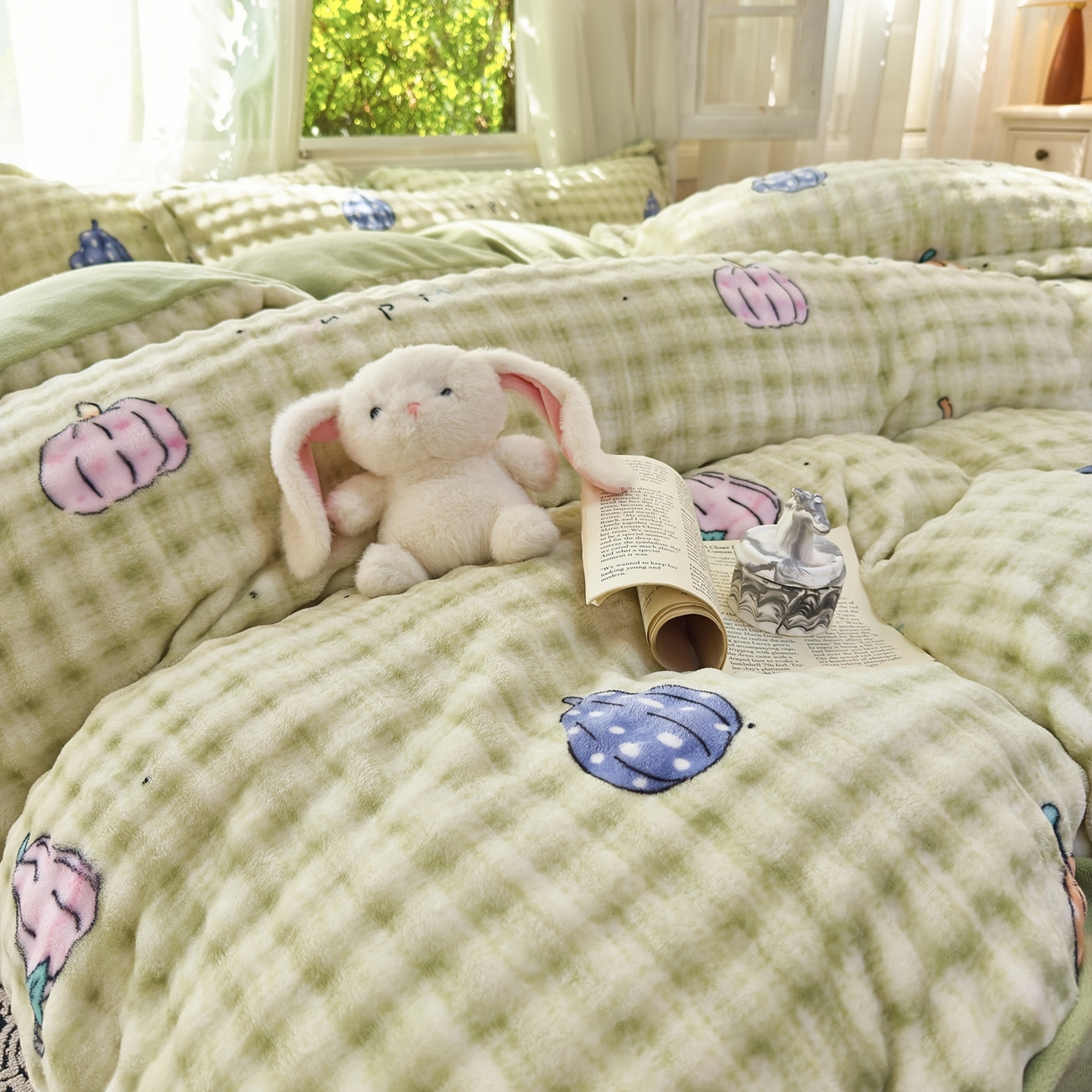 91家纺网 家纺一手货源 找家纺 梦莱斯 2025秋冬新款高克重牛奶绒四件套 小南瓜