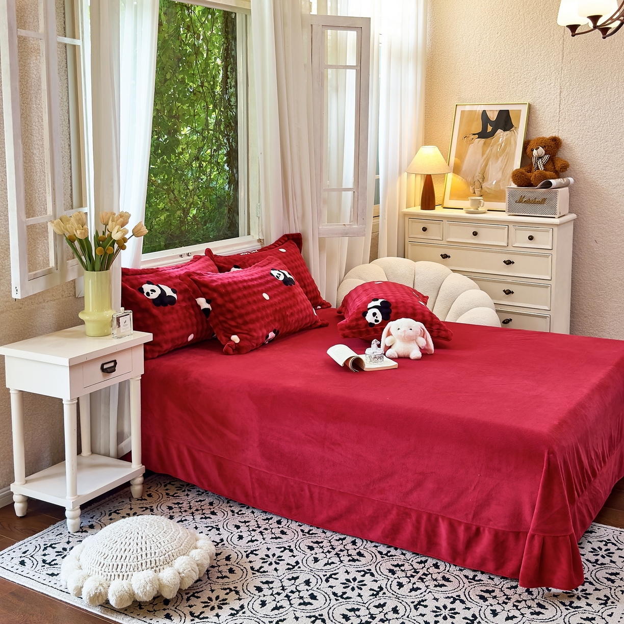 91家纺网 家纺一手货源 找家纺 梦莱斯 2025秋冬新款高克重牛奶绒四件套 熊猫红