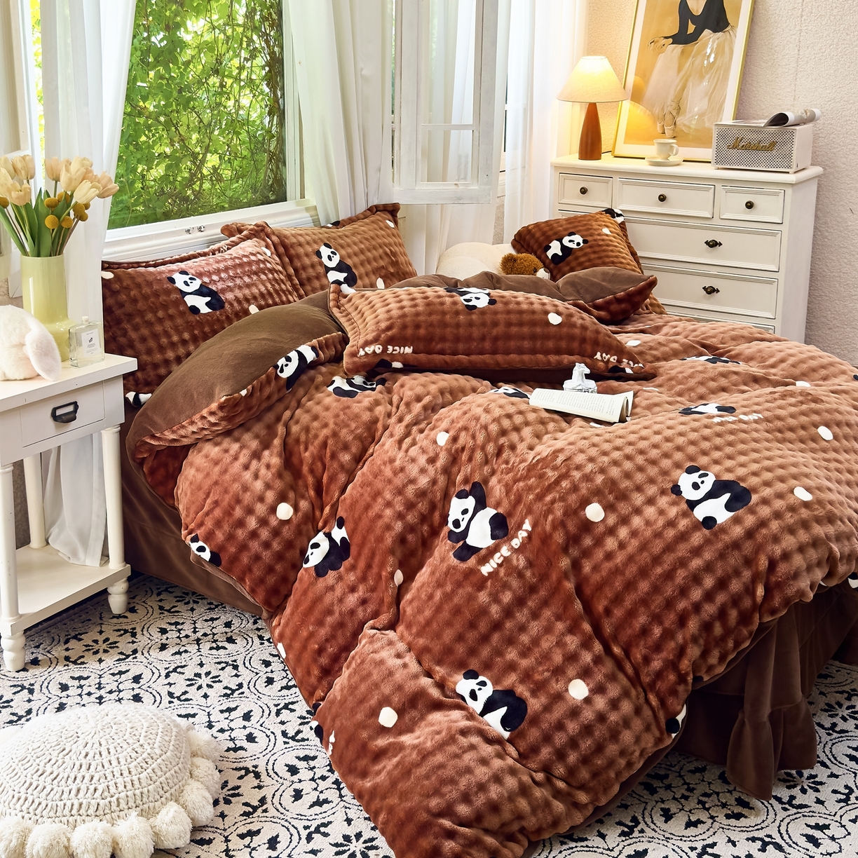 91家纺网 家纺一手货源 找家纺 梦莱斯 2025秋冬新款高克重牛奶绒四件套 熊猫咖