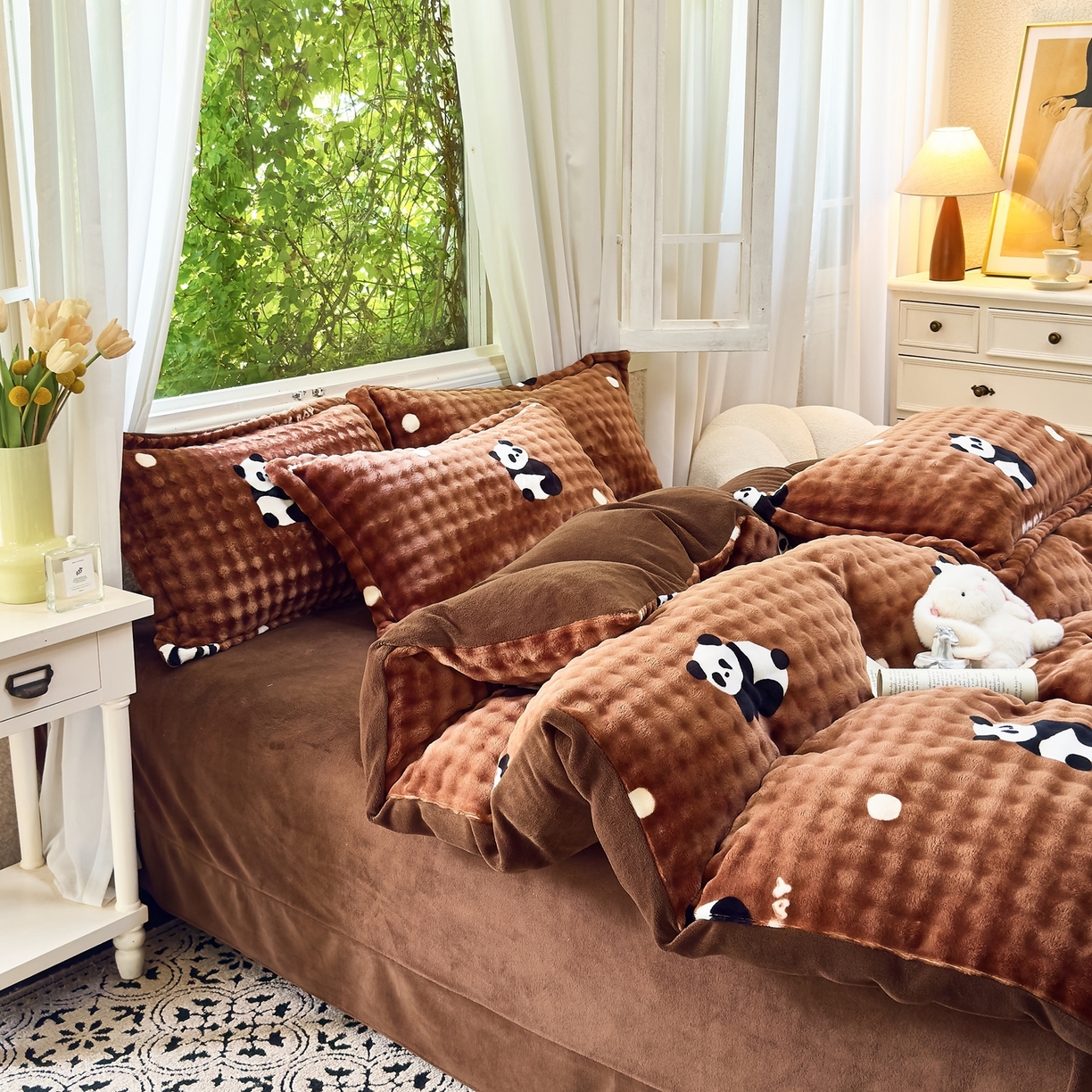 91家纺网 家纺一手货源 找家纺 梦莱斯 2025秋冬新款高克重牛奶绒四件套 熊猫咖