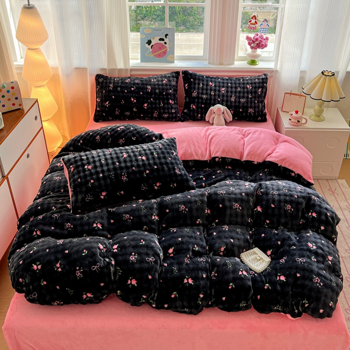 91家纺网 家纺一手货源 找家纺 一比一 2025新款亲肤舒适保暖泡泡绒牛奶绒四件套 暗香