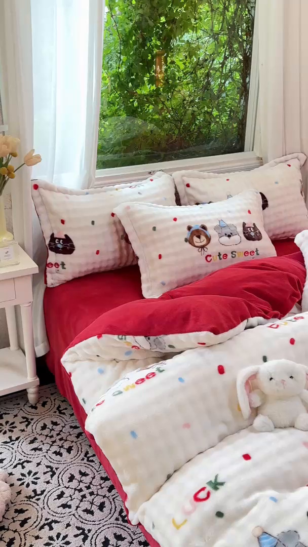 91家纺网 家纺一手货源 找家纺 梦莱斯 2025秋冬新款高克重牛奶绒四件套 狗狗伙伴