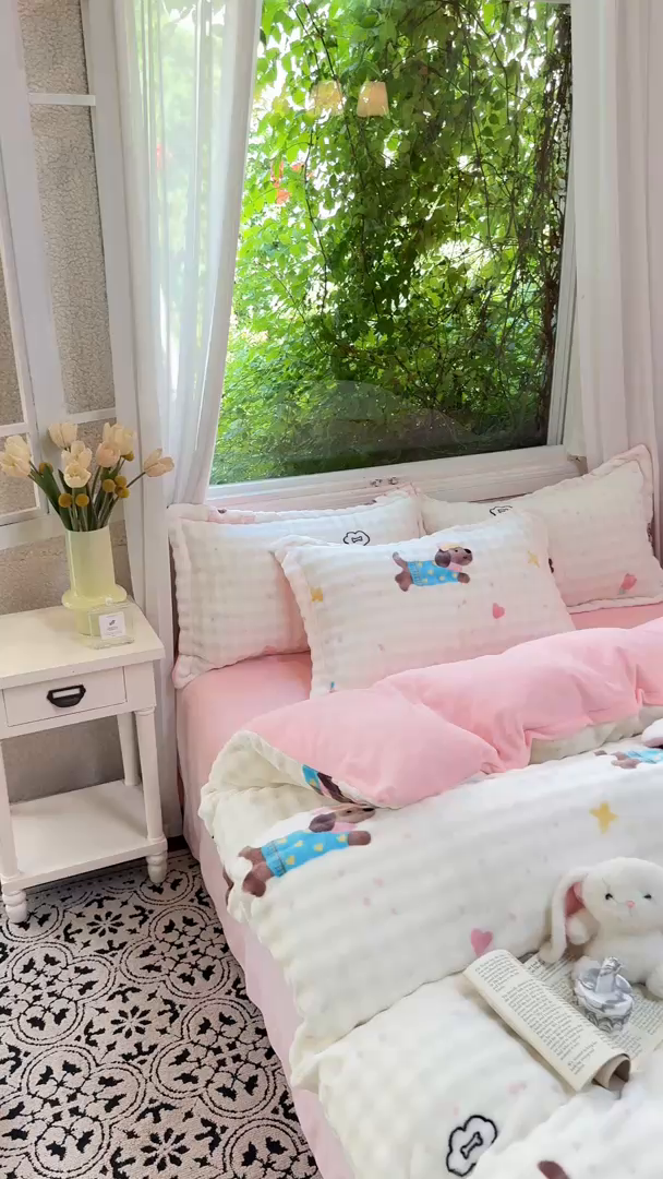 91家纺网 家纺一手货源 找家纺 梦莱斯 2025秋冬新款高克重牛奶绒四件套 快乐狗仔