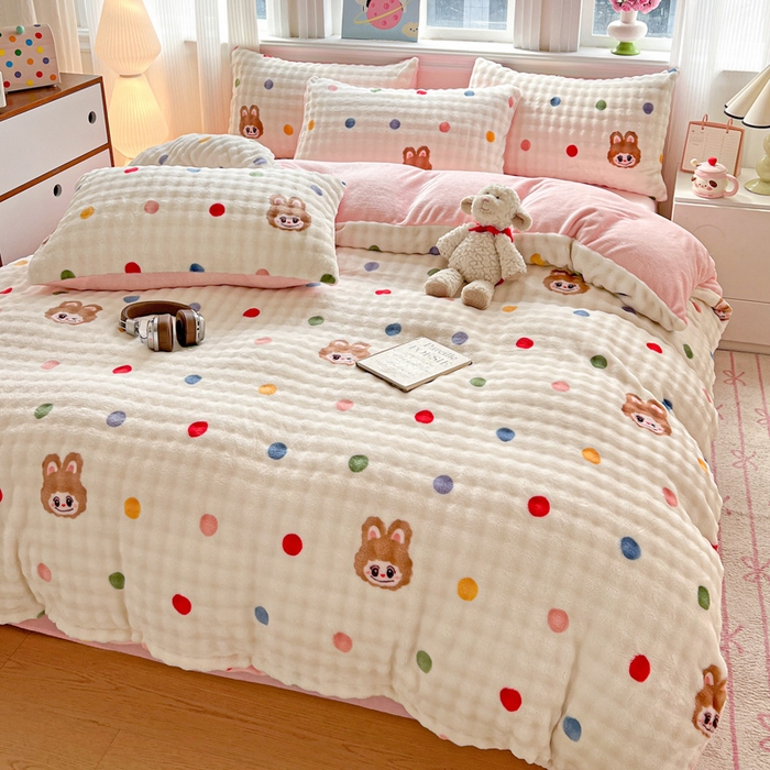 91家纺网 家纺一手货源 找家纺 一比一 2025新款亲肤舒适保暖泡泡绒牛奶绒四件套 布布