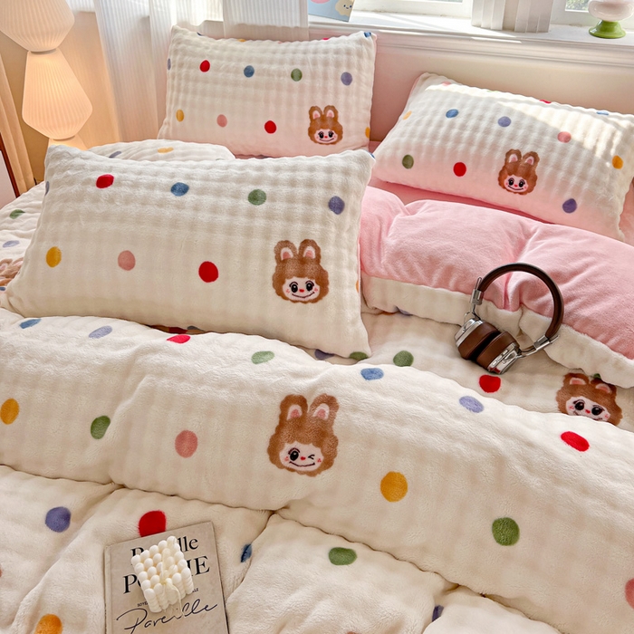 91家纺网 家纺一手货源 找家纺 一比一 2025新款亲肤舒适保暖泡泡绒牛奶绒四件套 布布