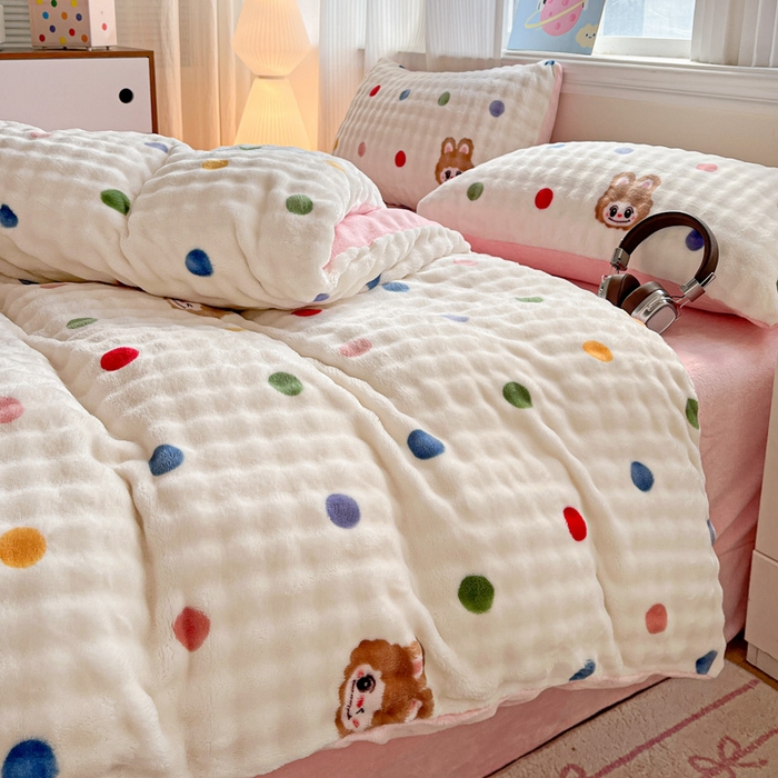 91家纺网 家纺一手货源 找家纺 一比一 2025新款亲肤舒适保暖泡泡绒牛奶绒四件套 布布