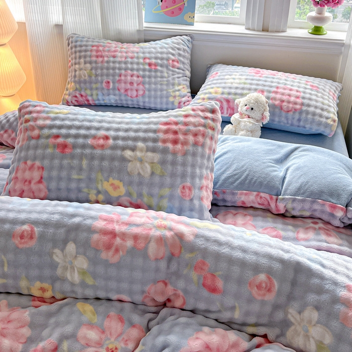 91家纺网 家纺一手货源 找家纺 一比一 2025新款亲肤舒适保暖泡泡绒牛奶绒四件套 春涧