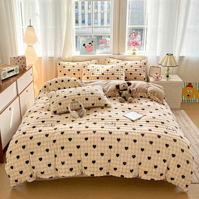 91家纺网 家纺一手货源 找家纺 一比一 2025新款亲肤舒适保暖泡泡绒牛奶绒四件套 焦糖奶咖