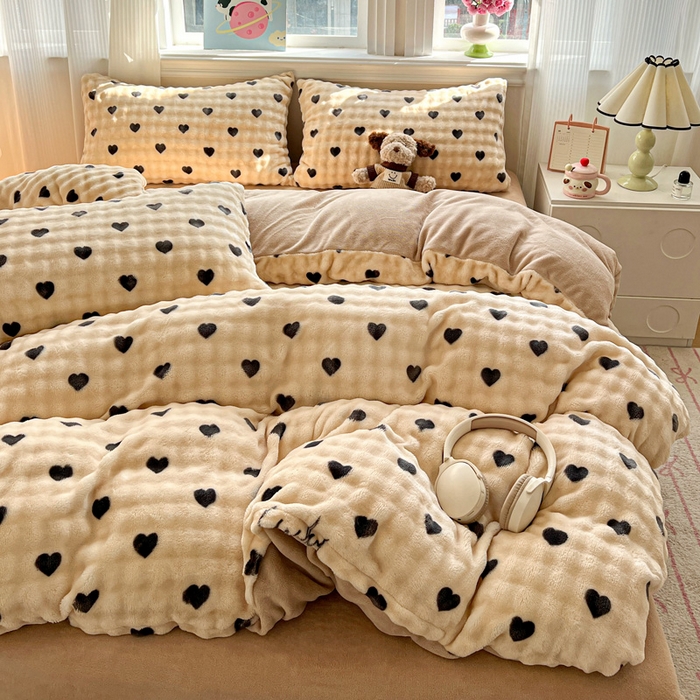 91家纺网 家纺一手货源 找家纺 一比一 2025新款亲肤舒适保暖泡泡绒牛奶绒四件套 焦糖奶咖