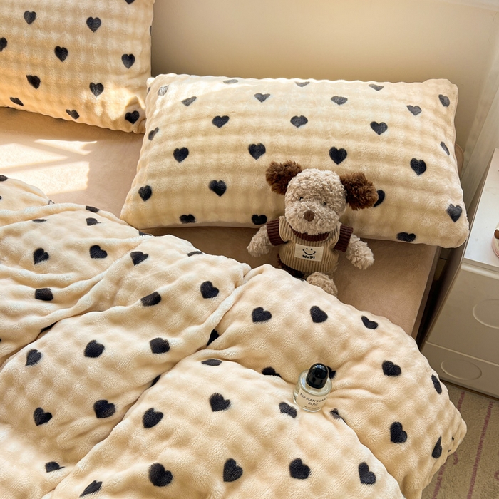 91家纺网 家纺一手货源 找家纺 一比一 2025新款亲肤舒适保暖泡泡绒牛奶绒四件套 焦糖奶咖