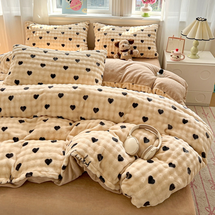 91家纺网 家纺一手货源 找家纺 一比一 2025新款亲肤舒适保暖泡泡绒牛奶绒四件套 焦糖奶咖