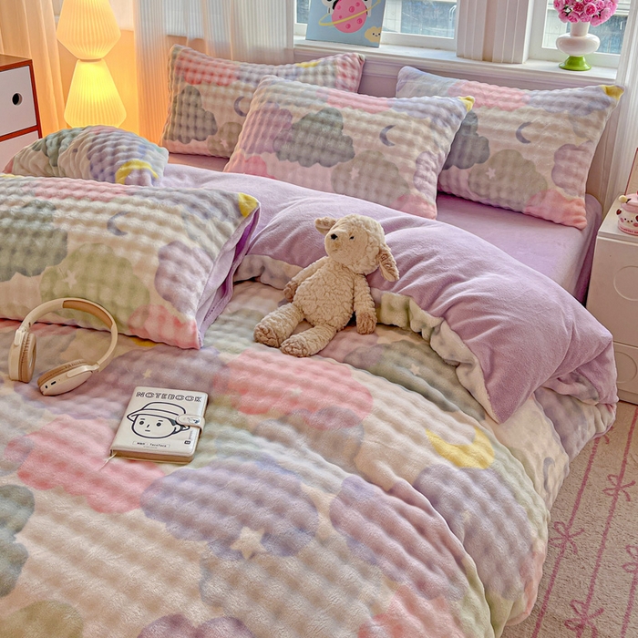 91家纺网 家纺一手货源 找家纺 一比一 2025新款亲肤舒适保暖泡泡绒牛奶绒四件套 梦幻星空