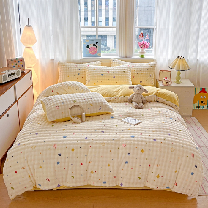 91家纺网 家纺一手货源 找家纺 一比一 2025新款亲肤舒适保暖泡泡绒牛奶绒四件套 奶油起司