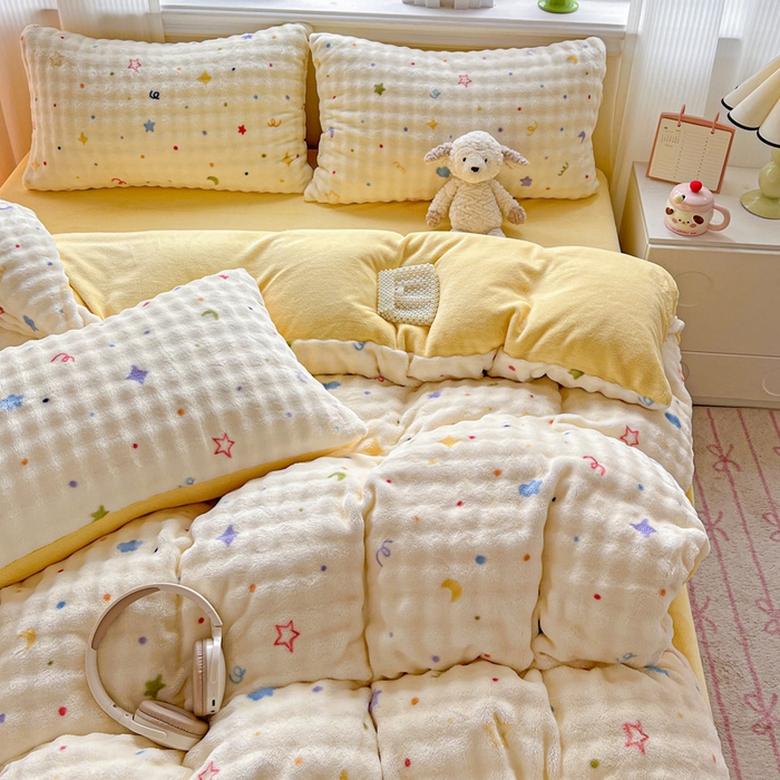 91家纺网 家纺一手货源 找家纺 一比一 2025新款亲肤舒适保暖泡泡绒牛奶绒四件套 奶油起司