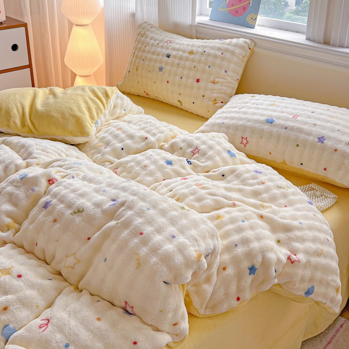 91家纺网 家纺一手货源 找家纺 一比一 2025新款亲肤舒适保暖泡泡绒牛奶绒四件套 奶油起司