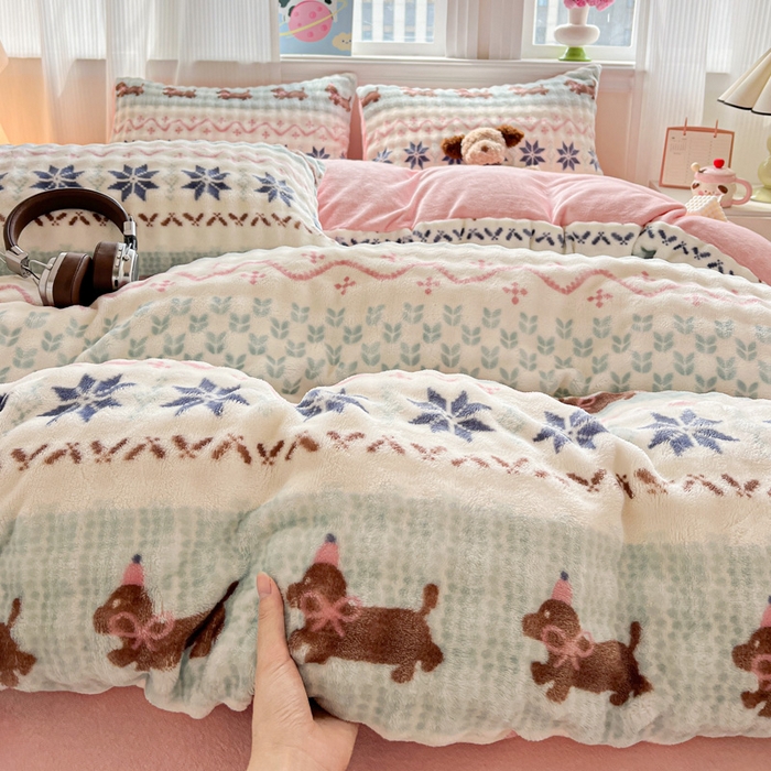 91家纺网 家纺一手货源 找家纺 一比一 2025新款亲肤舒适保暖泡泡绒牛奶绒四件套 汪汪队