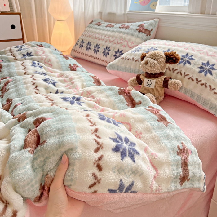 91家纺网 家纺一手货源 找家纺 一比一 2025新款亲肤舒适保暖泡泡绒牛奶绒四件套 汪汪队