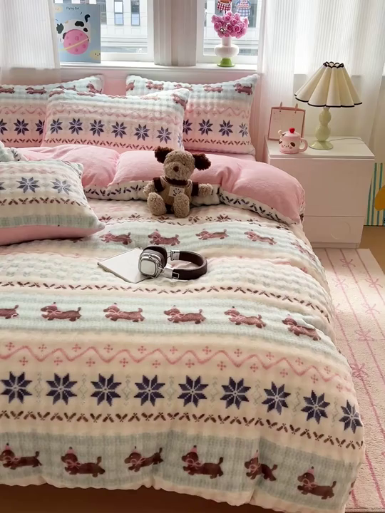 91家纺网 家纺一手货源 找家纺 一比一 2025新款亲肤舒适保暖泡泡绒牛奶绒四件套 汪汪队