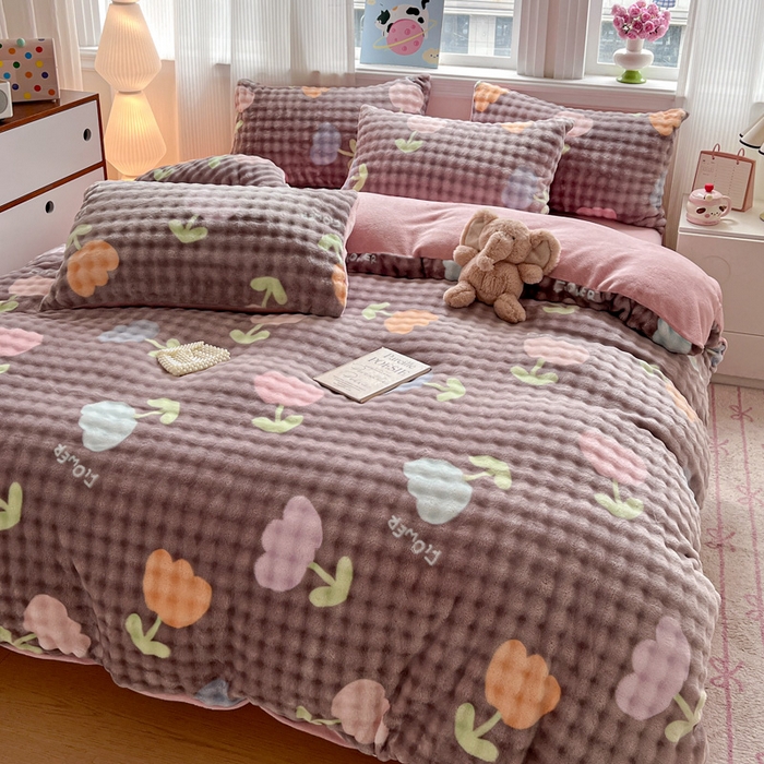 91家纺网 家纺一手货源 找家纺 一比一 2025新款亲肤舒适保暖泡泡绒牛奶绒四件套 郁金香