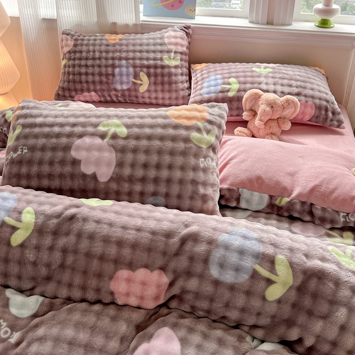 91家纺网 家纺一手货源 找家纺 一比一 2025新款亲肤舒适保暖泡泡绒牛奶绒四件套 郁金香