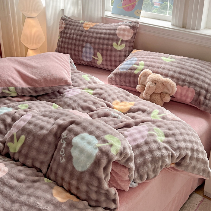 91家纺网 家纺一手货源 找家纺 一比一 2025新款亲肤舒适保暖泡泡绒牛奶绒四件套 郁金香