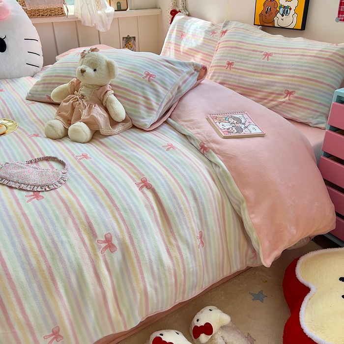 91家纺网 家纺一手货源 找家纺 （总）原素 2025秋冬少女心印花A类200克双拼加厚牛奶绒四件套