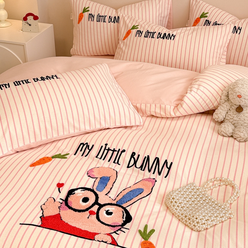 91家纺网 家纺一手货源 找家纺 简宜家居 2025新款全棉磨毛刺绣毛巾绣四件套 大眼兔宝