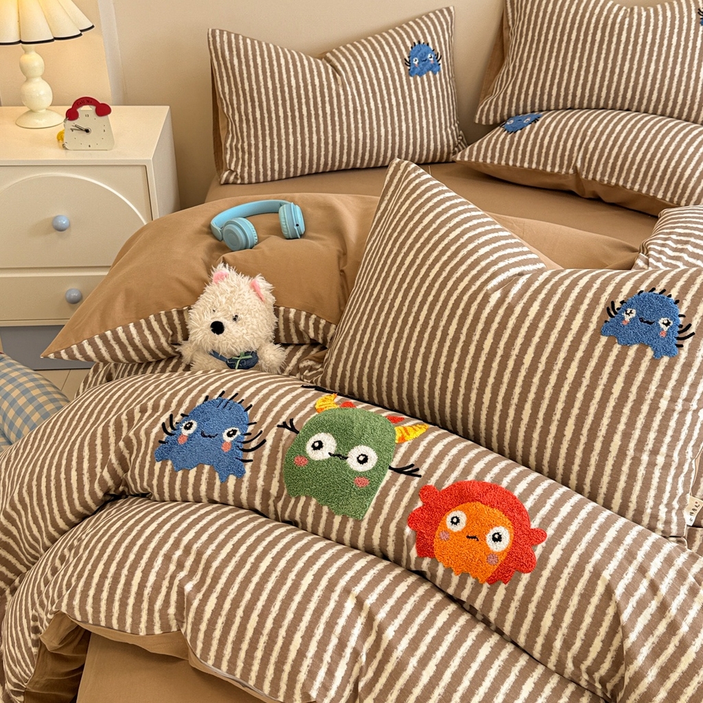 91家纺网 家纺一手货源 找家纺 简宜家居 2025新款全棉磨毛刺绣毛巾绣四件套 萌萌怪咖-咖条