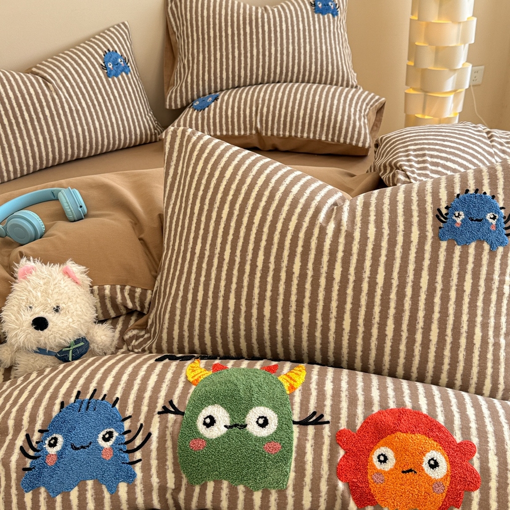 91家纺网 家纺一手货源 找家纺 简宜家居 2025新款全棉磨毛刺绣毛巾绣四件套 萌萌怪咖-咖条