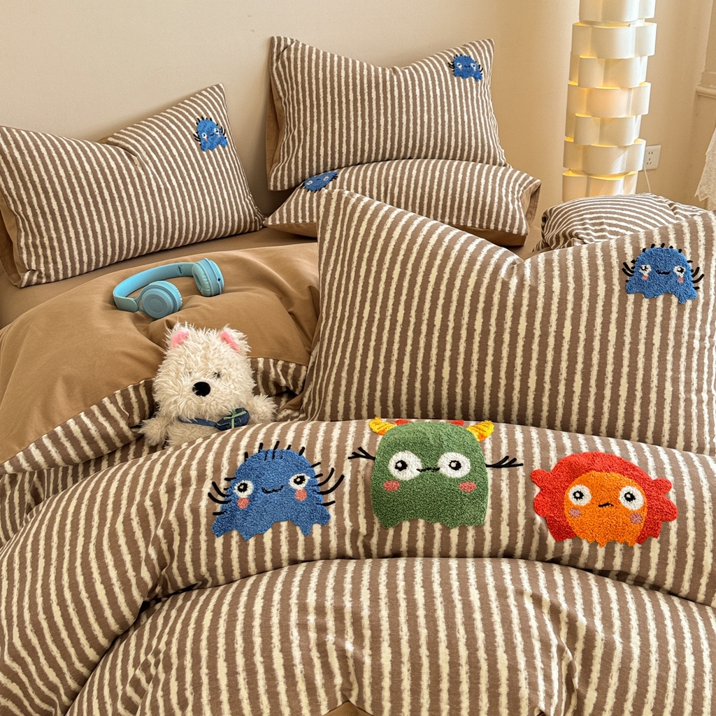 91家纺网 家纺一手货源 找家纺 简宜家居 2025新款全棉磨毛刺绣毛巾绣四件套 萌萌怪咖-咖条