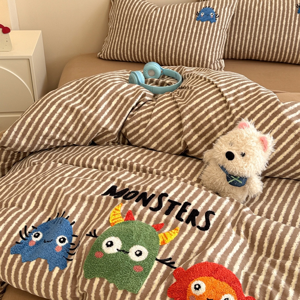 91家纺网 家纺一手货源 找家纺 简宜家居 2025新款全棉磨毛刺绣毛巾绣四件套 萌萌怪咖-咖条