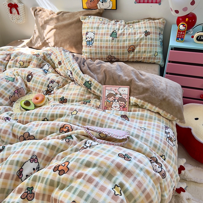 91家纺网 家纺一手货源 找家纺 原素 2025秋冬少女心印花A类200克双拼加厚牛奶绒四件套 格纹猫咪酱