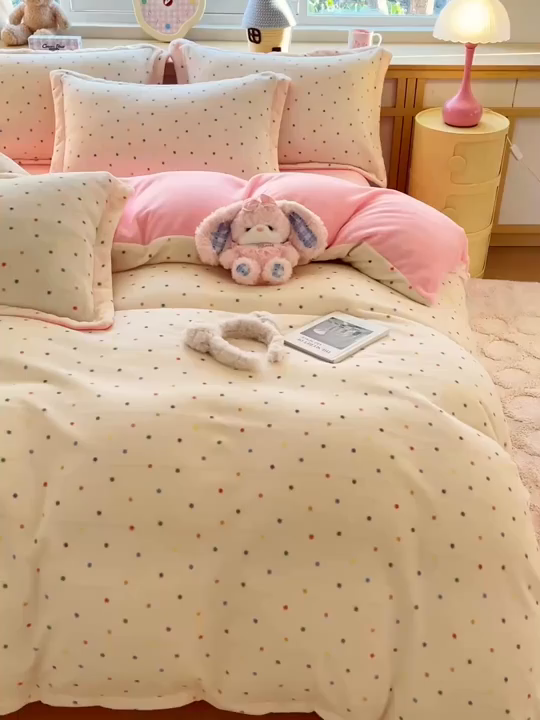 91家纺网 家纺一手货源 找家纺 一比一  2025新款双面牛奶绒四件套 彩波点