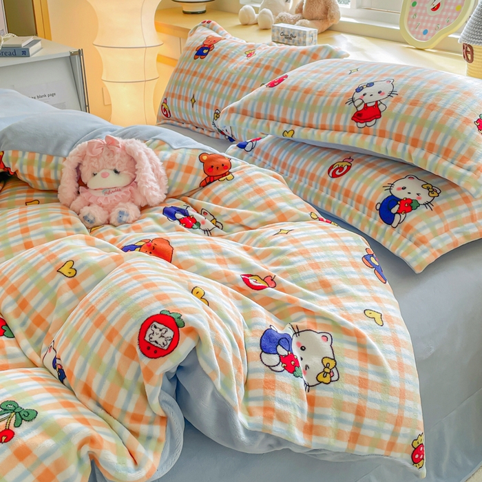 91家纺网 家纺一手货源 找家纺 一比一  2025新款双面牛奶绒四件套 草莓喵蓝