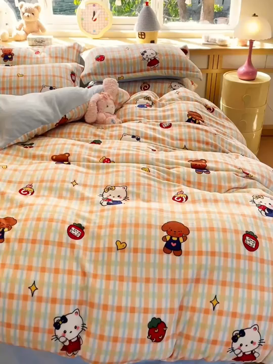 91家纺网 家纺一手货源 找家纺 一比一  2025新款双面牛奶绒四件套 草莓喵蓝