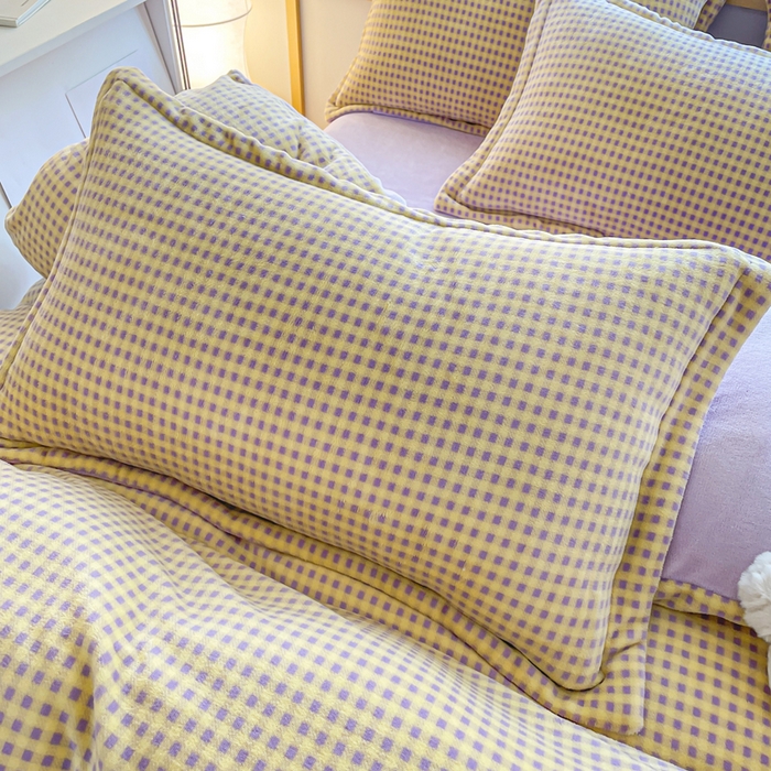 91家纺网 家纺一手货源 找家纺 一比一  2025新款双面牛奶绒四件套 复古格