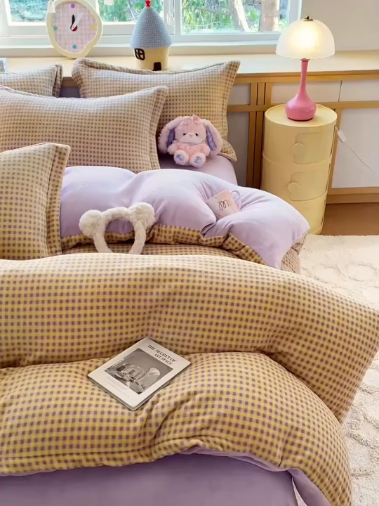 91家纺网 家纺一手货源 找家纺 一比一  2025新款双面牛奶绒四件套 复古格