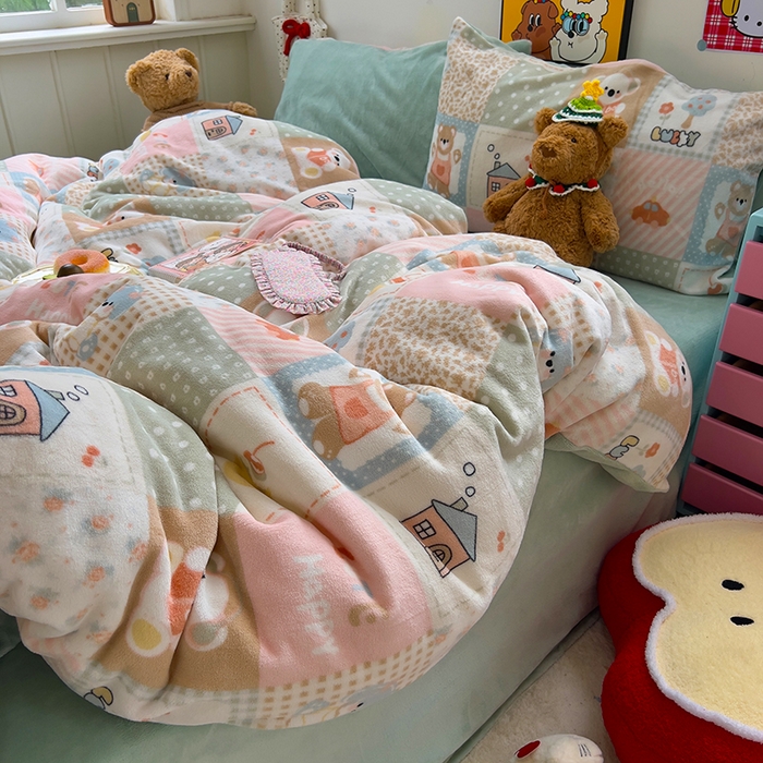 91家纺网 家纺一手货源 找家纺 原素 2025秋冬少女心印花A类200克双拼加厚牛奶绒四件套 考拉的家