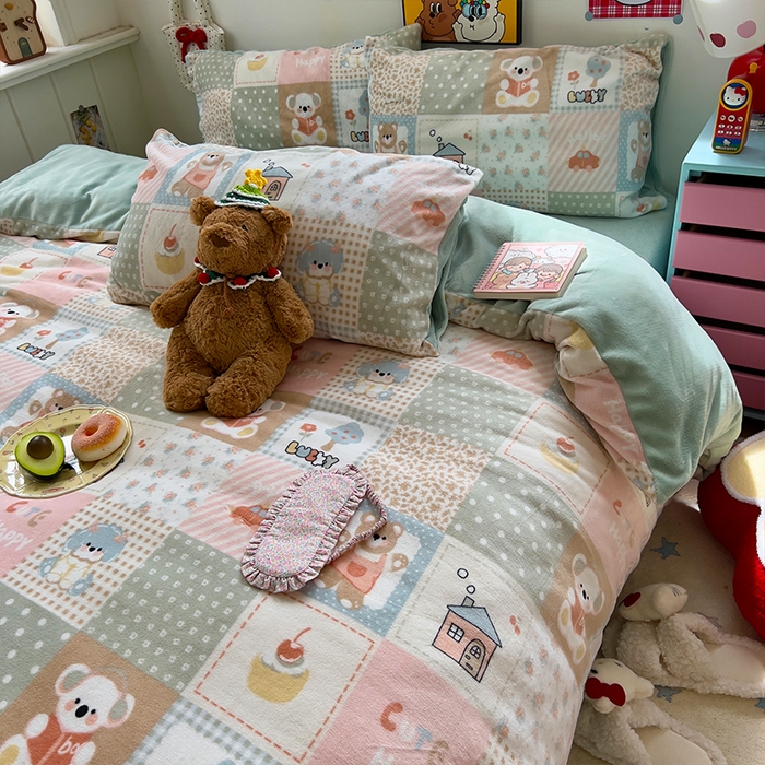 91家纺网 家纺一手货源 找家纺 原素 2025秋冬少女心印花A类200克双拼加厚牛奶绒四件套 考拉的家