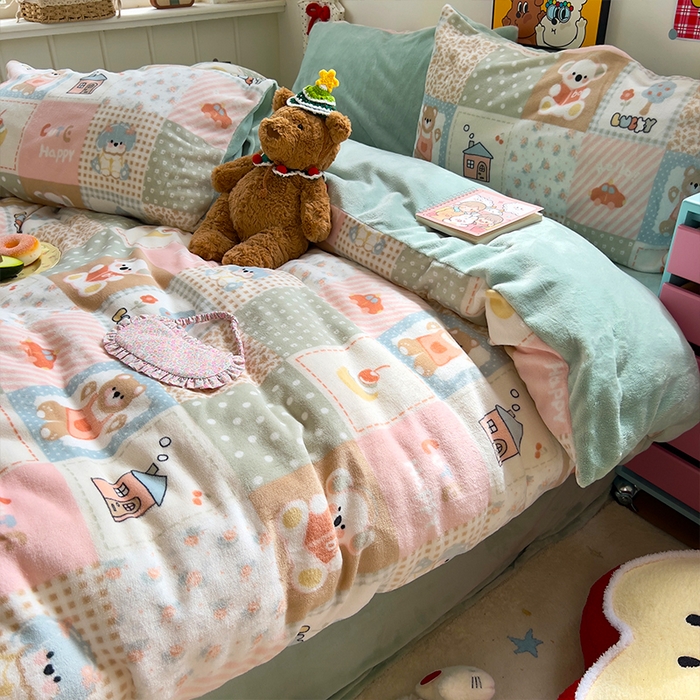 91家纺网 家纺一手货源 找家纺 原素 2025秋冬少女心印花A类200克双拼加厚牛奶绒四件套 考拉的家